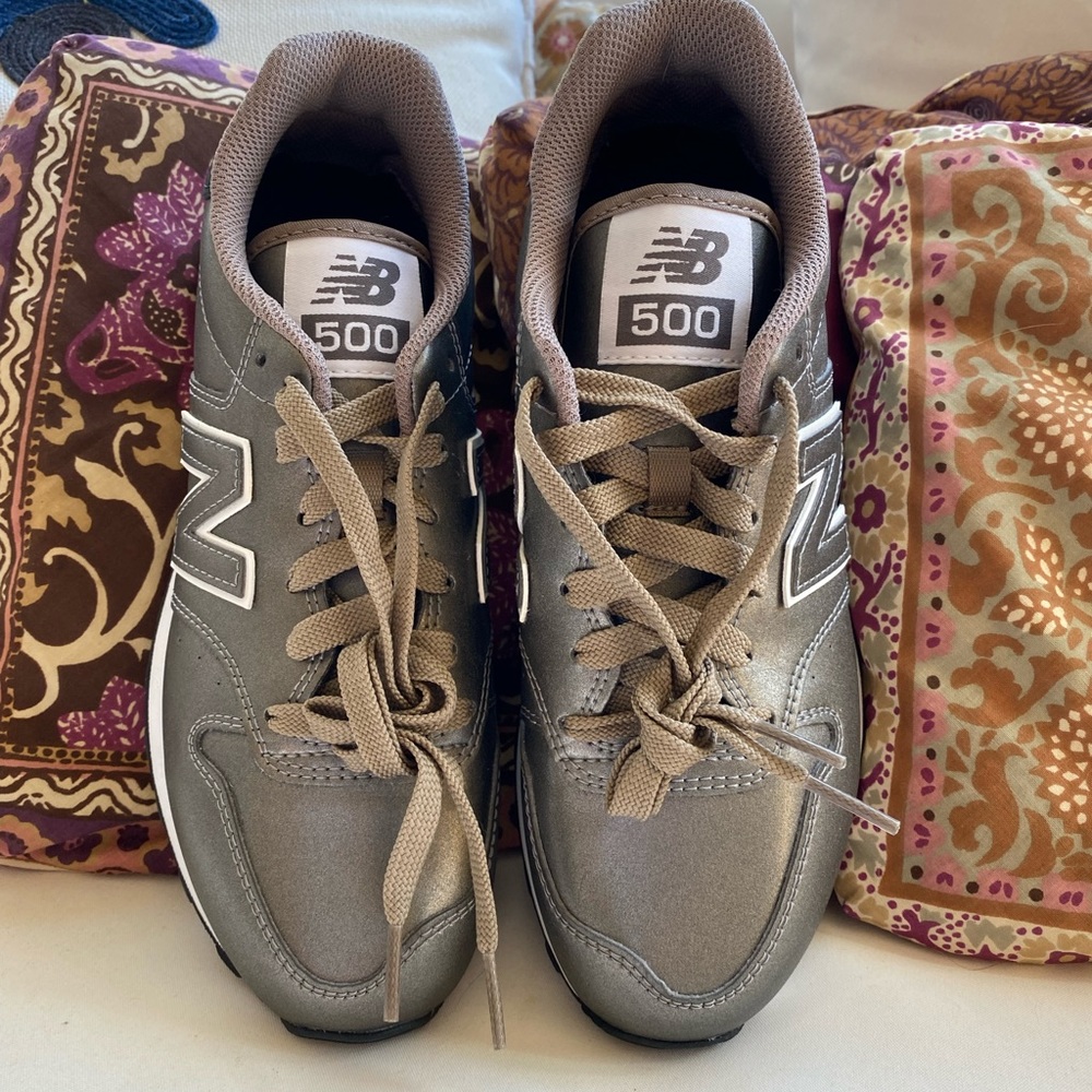 New VERY RARE Matte Bronze New Balance 500
